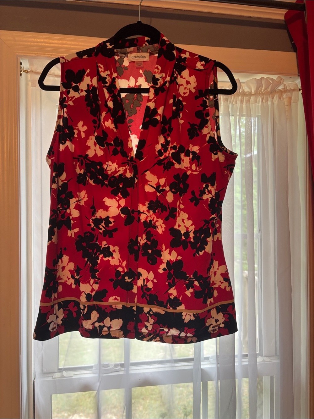 Calvin Klein Red Black and White Floral V-Neck Sleeveless Top